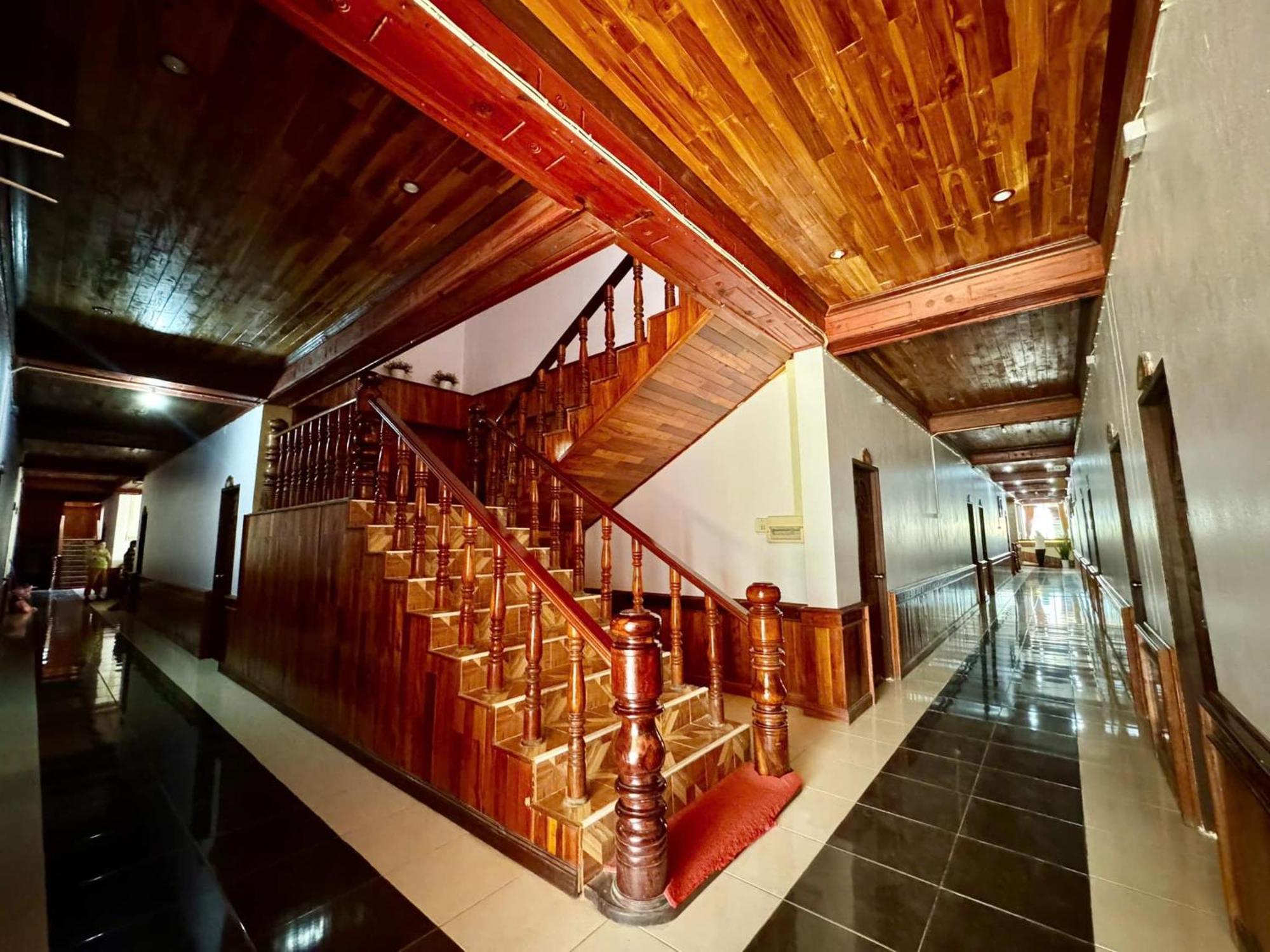 Khampaseuth Hotel Vang Vieng Bagian luar foto