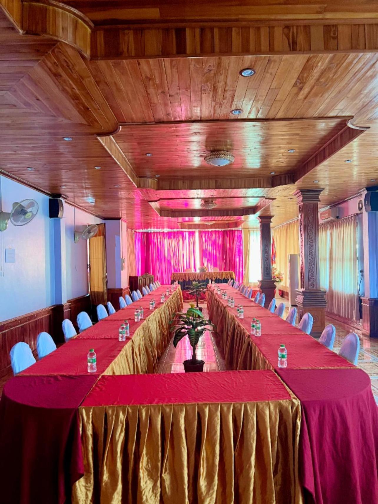 Khampaseuth Hotel Vang Vieng Bagian luar foto