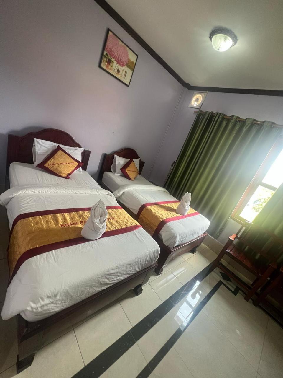 Khampaseuth Hotel Vang Vieng Bagian luar foto