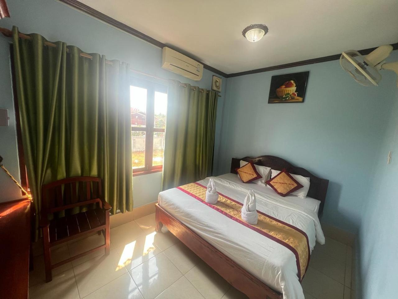 Khampaseuth Hotel Vang Vieng Bagian luar foto