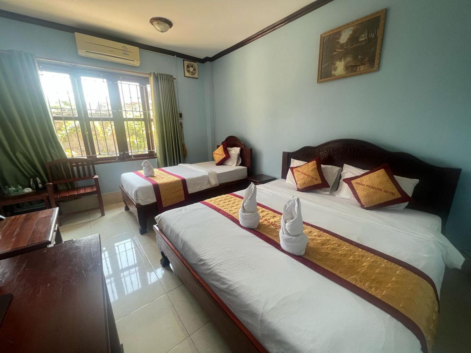 Khampaseuth Hotel Vang Vieng Bagian luar foto