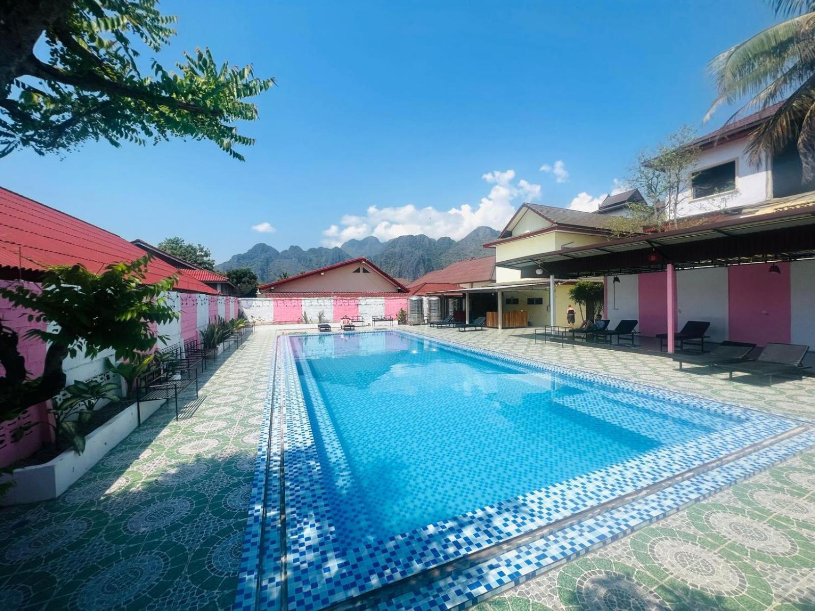 Khampaseuth Hotel Vang Vieng Bagian luar foto