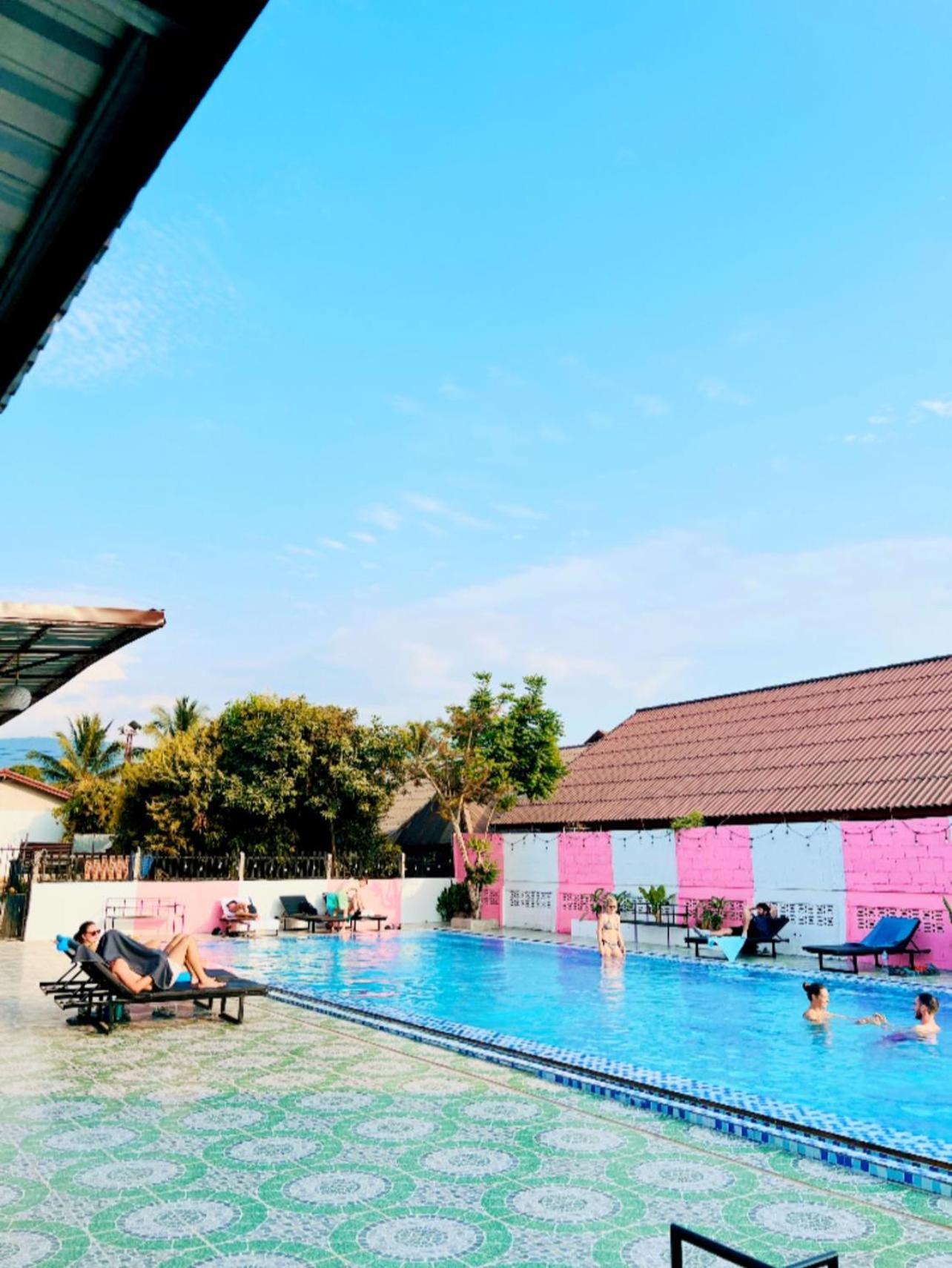 Khampaseuth Hotel Vang Vieng Bagian luar foto